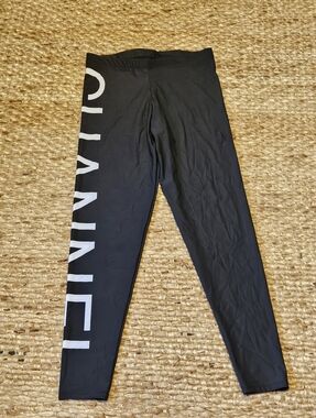 NWOT - Black Leggings with White Vertical Logo - Sz Lg